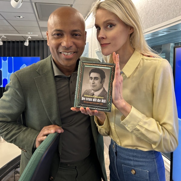 'De Reus uit de Rif' is het NPO Radio 1 Non-Fictie Boek van de Maand juni