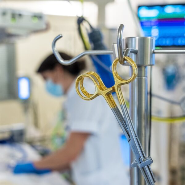 Een knoop erin? 'Sterilisatie bij mannen moet uit de taboesfeer komen'