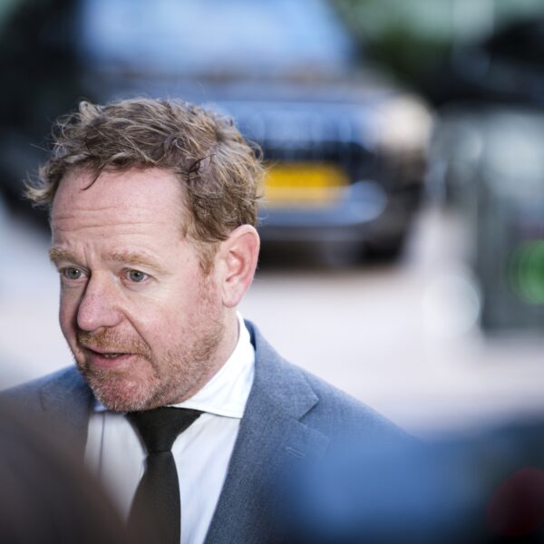 Nederland dichtbij deal met Oeganda over 'terugkeerhub': 'Geen rechter zal dit toestaan'