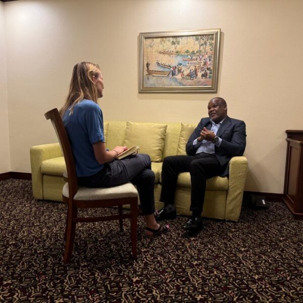 Podcast De Dag: Elles van Gelder in gesprek met rebellen in Congo