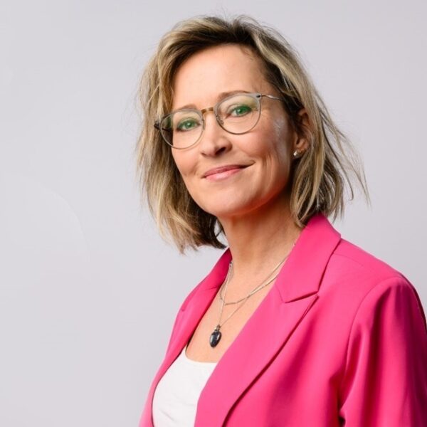Willemijn Veenhoven nieuwe presentator Kunststof