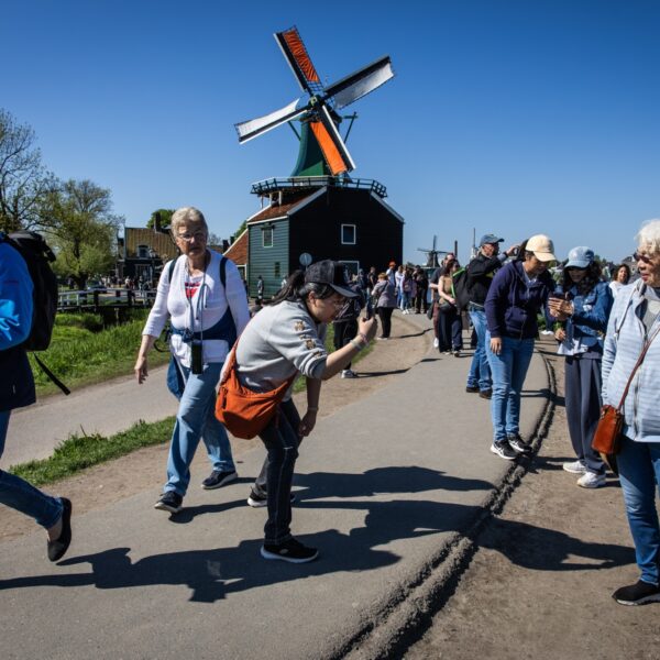 Moeten we straks een toegangskaartje kopen voor Zaanse Schans? 'Het slibt volledig dicht'