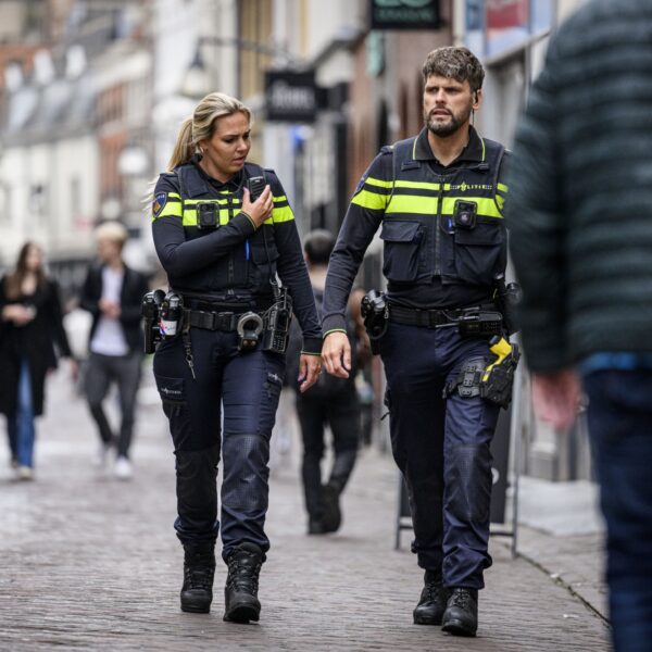 Geen politie aanwezig bij eredivisieduels: 'Gedraag je eens fatsoenlijk tegen hulpverleners'