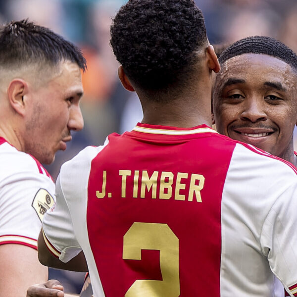 Ajax wint simpel, perspectiefloos gelijkspel voor FC Emmen: 'Het laatste punt dat Emmen heeft gehaald'