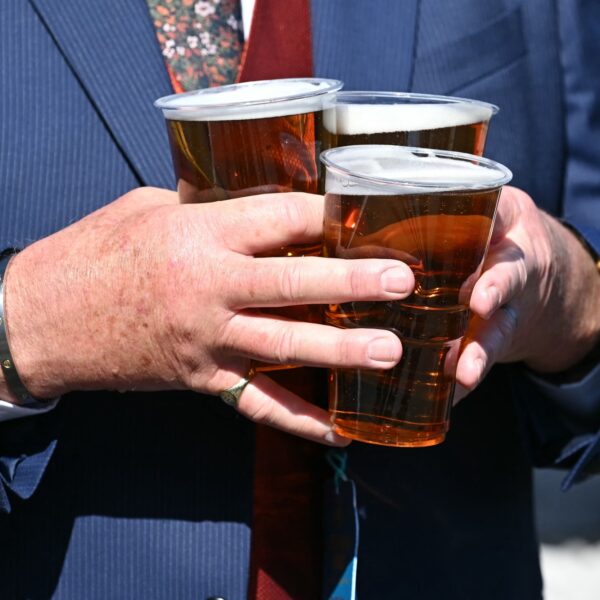 Als Nederlanders minder zouden drinken, zouden er minder kankerdiagnoses zijn: 'Moeten bewustzijn vergroten'