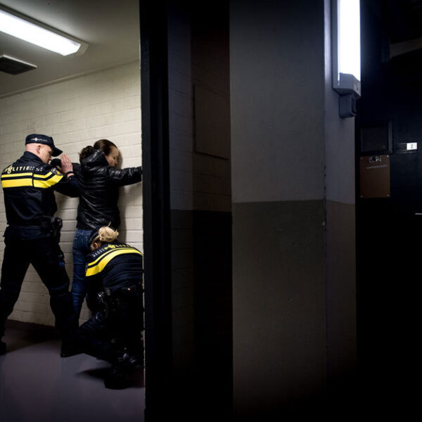 Hoe belanden vrouwen in het criminele circuit? 'Zijn vaak eerst slachtoffer van seksueel misbruik'