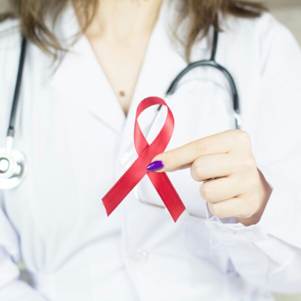 Aids opnieuw een wereldwijde bedreiging door stopzetting USAID-hulp