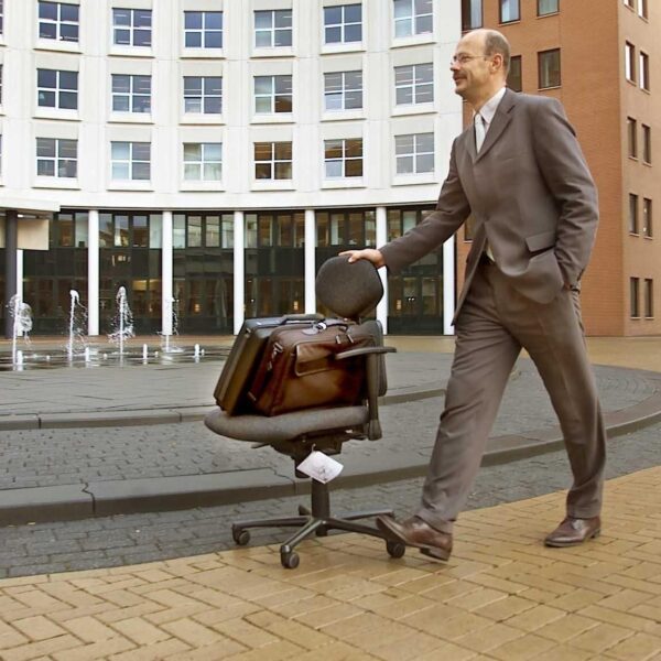 Moet een inspanningsverplichting ingesteld worden op werk?