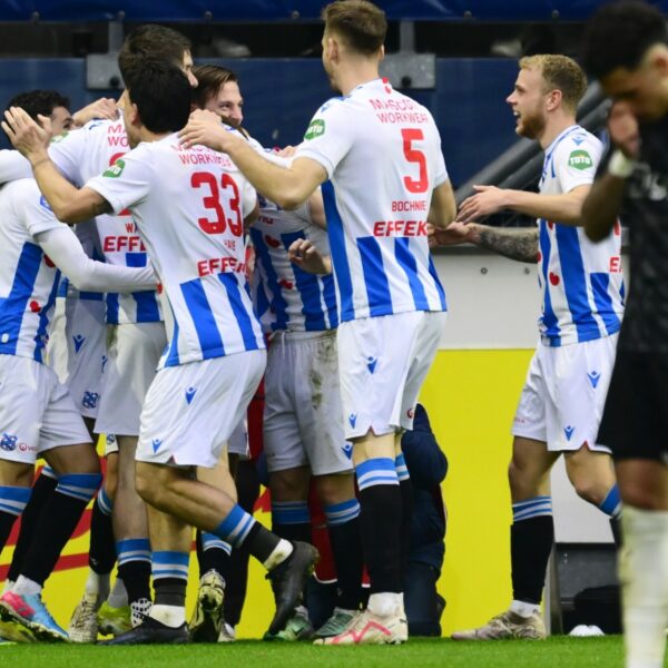 'Aantal tegendoelpunten Ajax gaat richting historisch dieptepunt'