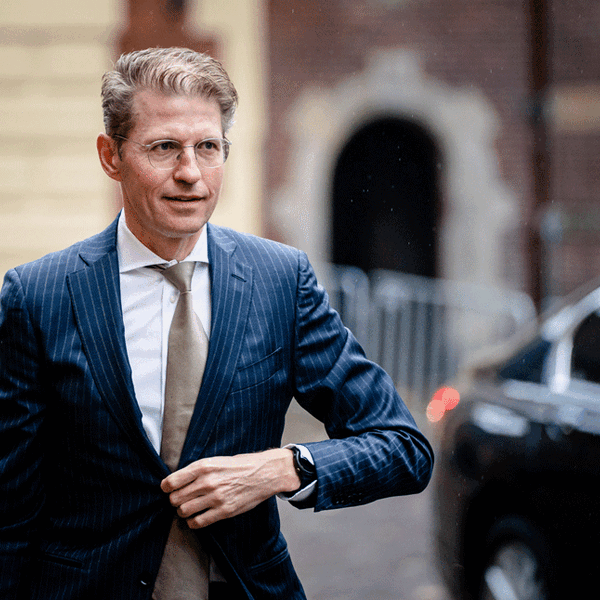 Voormalig minister Sander Dekker over zijn ongeluk: 'De val raakt me nog steeds'