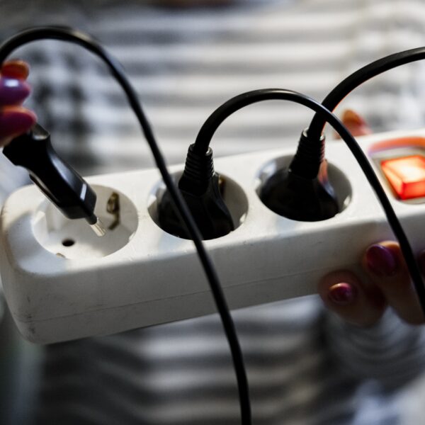 Massaal elektriciteit gaan besparen? 'Vergroting van de infrastructuur is ook nodig'