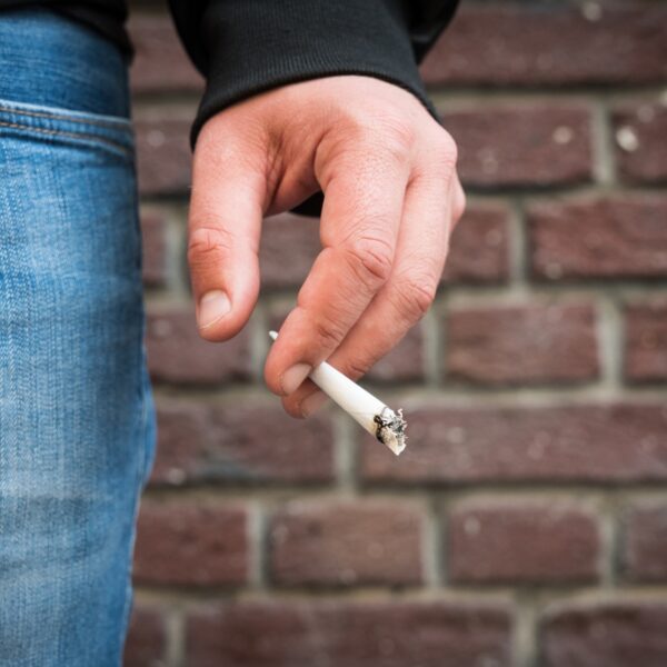 Roken steeds duurder: 60 procent sigaretten wordt gekocht in het buitenland