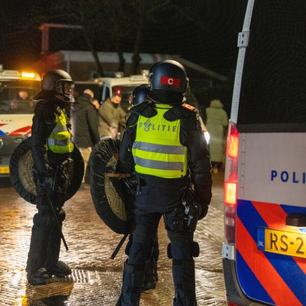 Geweld tijdens jaarwisseling? Zet leger in, zegt JA21-Kamerlid Coenradie