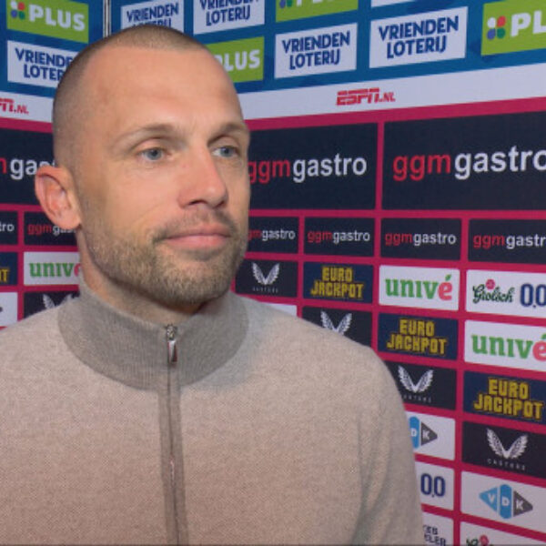 Luisteraar helpt Hugo Borst aan stelling: 'Zolang er onrust is in het bestuur, hobbelt Ajax achter concurrenten aan'
