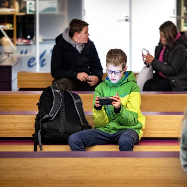 Vormt socialmediagebruik een gevaar voor kinderen? 'Het is een valse ontspanning'