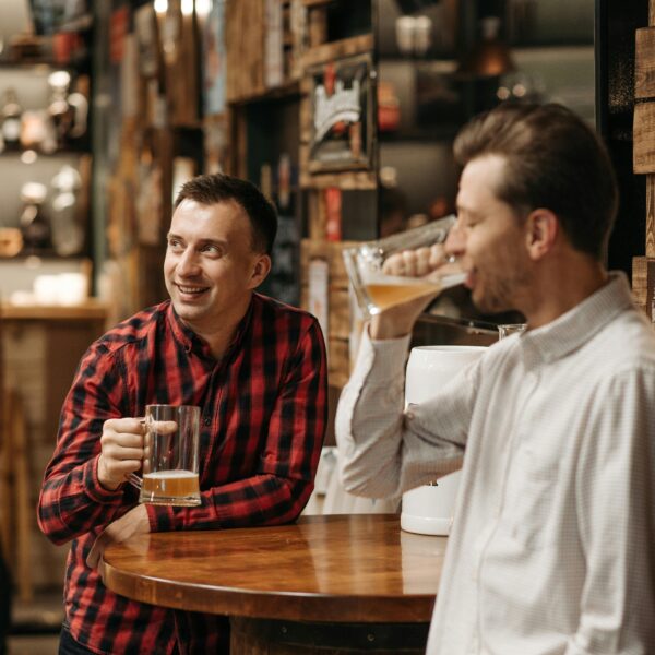 Mannen boven de veertig hebben steeds vaker moeite met het onderhouden van vriendschappen