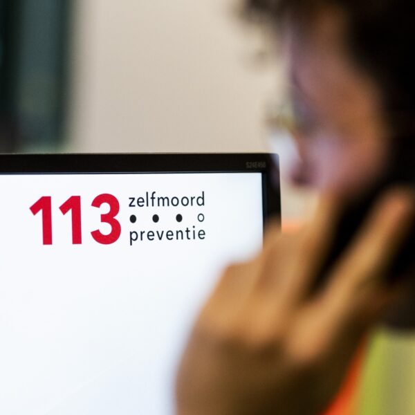 Geen simpele oplossing, wél een aanpak die werkt: zo helpen we jongeren met suïcidale gedachten