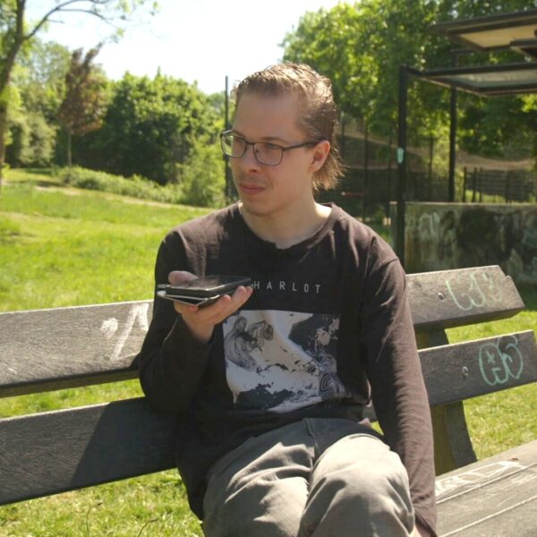 1 op 10 jongeren gebruikt AI als therapeut, zo ook de 22-jarige Dylan: 'Het is veel makkelijker bereikbaar'