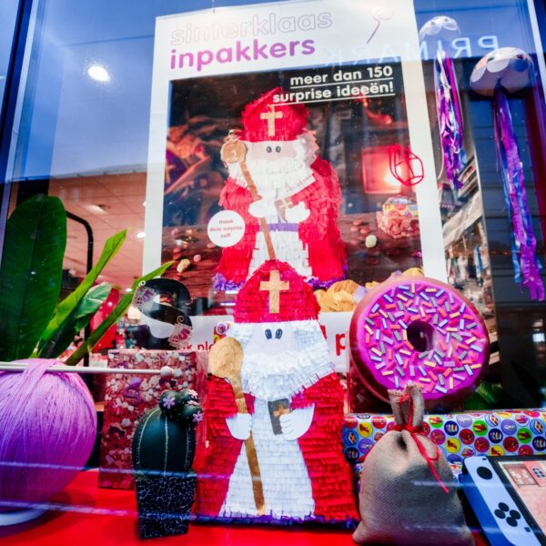 Sinterklaas steeds minder in etalages: 'Raakt een beetje op z'n retour'