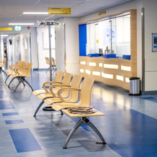 'Maak Nederlanders liever gezonder om zorgkosten te drukken'