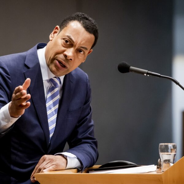 Minister Weerwind wil meer toezicht op EBI-gedetineerden: niet wachten tot het erger wordt