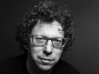 Arnon Grunberg schreef 'De Vluchteling, de grenswacht en de rijke Jood'