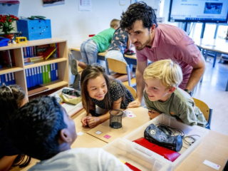 Driekwart onderwijsstagiairs krijgt niet betaald: Algemene Onderwijsbond wil verandering