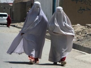 Hoe werden vrouwenrechten in Afghanistan dit jaar verder ingeperkt?
