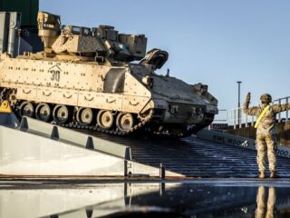 Militaire treinen gaan straks voor op de intercity 'door toegenomen dreiging'