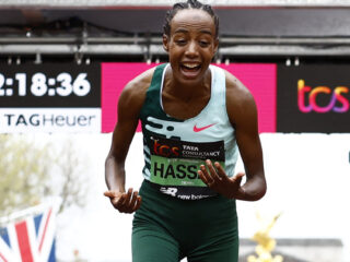 Sifan Hassan wint marathondebuut in Londen: 'Dat wordt nog wat, volgend jaar in Parijs'