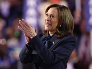 'Wat als Harris tijdens haar menstruatie een land binnenvalt?': mythes over vrouwen en hormonen ontkracht