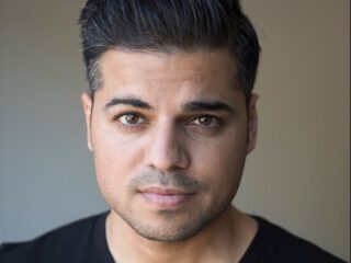 Cabaretier Rayen Panday: 'Op het podium kan ik dingen kwijt die me dwarszitten'