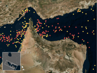 Podcast De Dag: als je vastligt bij Hormuz, berichten van boord