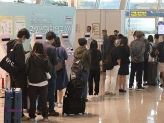 Russen zitten al een jaar lang vast op luchthaven Zuid-Korea