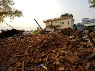 Myanmar getroffen door noodweer na grote aardbeving