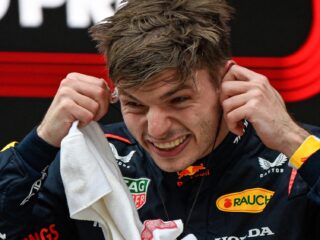 Verstappen zegeviert in China: 'Hij kon daar nog niet eerder tonen de heerser te zijn'