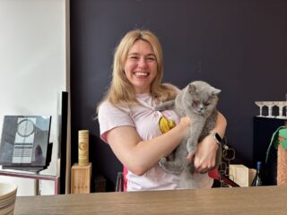 De koffer van Lisa Loeb (komiek)