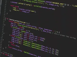 Groot beveiligingslek in programmeertaal PHP, hoe reageer je daar het beste op?
