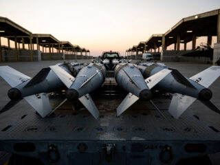 VS voert aanval uit op IS-doelen in Syrië na aanslag op militairen