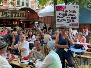 Kunststof maakt live radio vanaf de Parade!