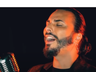 Napolitaanse volkszanger achter slot en grendel, beschuldigd van maffiaconnecties