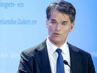 Akerboom, directeur-generaal AIVD: 'Toenemende kwetsbaarheid vereist nauwere samenwerking van inlichtingendiensten'