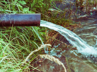 Minstens 1000 lozingsvergunningen op de plank bij waterschappen en omgevingsdienst