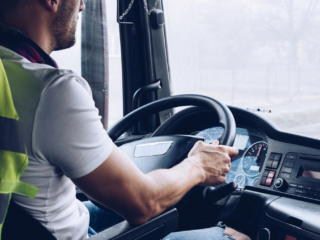 Afrikaanse chauffeurs leggen beslag op achterstallig loon bij Nederlandse transportbedrijven