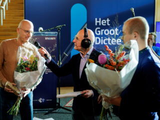 Walter Oussoren en Emiel Heuff winnen Het Groot Dictee der Nederlandse Taal 2023