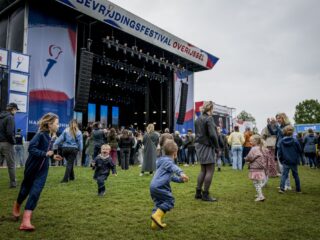 Met z'n allen ieder jaar op 5 mei vrij? 'Geef het dan écht betekenis'