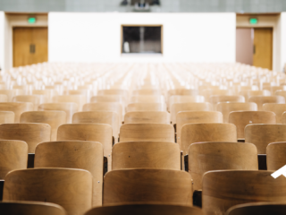 Hoogleraar psychologie verlaat universiteit na onderzoek grensoverschrijdend gedrag