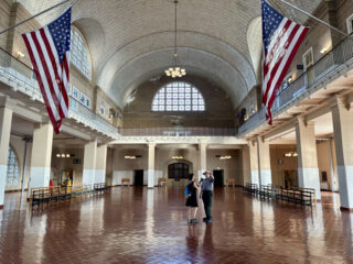 Boekenoorlog in Amerika: 'George Washington zou zich omdraaien in z'n graf'