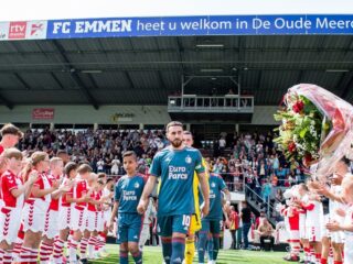 Strafschop na een minuut, fluitconcert voor Van der Sar: vier opvallende momenten uit speelronde 33