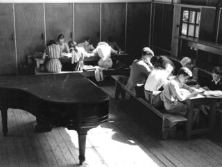 Bijzondere vleugel en boodschap Kees Boeke weer tot leven